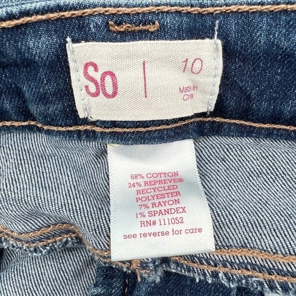 SO Cuffed Hem Jean Shorts Size 10 Girl's - Picture 2 of 5